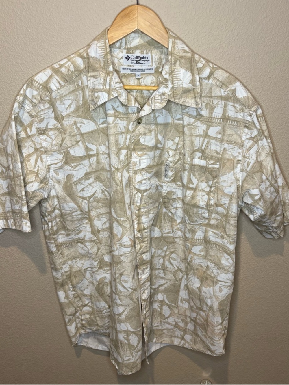 Columbia Men's Button-Up Shirt Fish Print Short Sleeve L Beige White